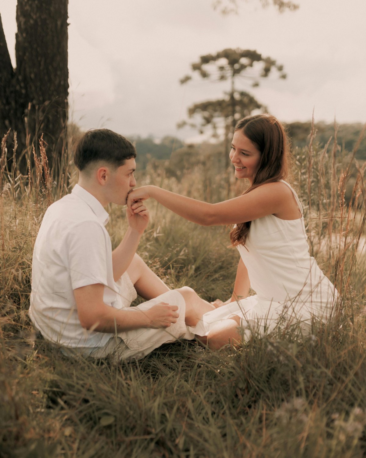 Sesión de pareja en el campo